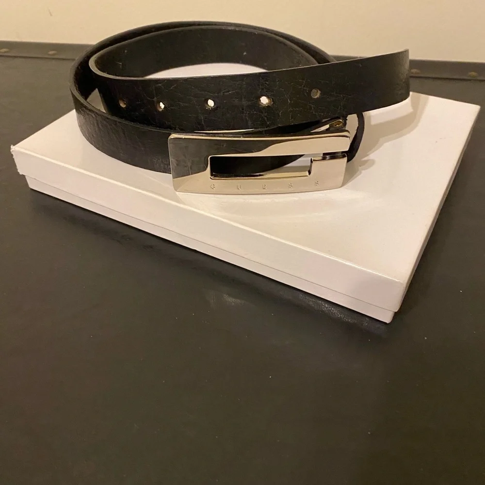 GUESS Elegant Black LEATHER Belt with Rhinestone Buckle Sz: M GUESS Women main image 2